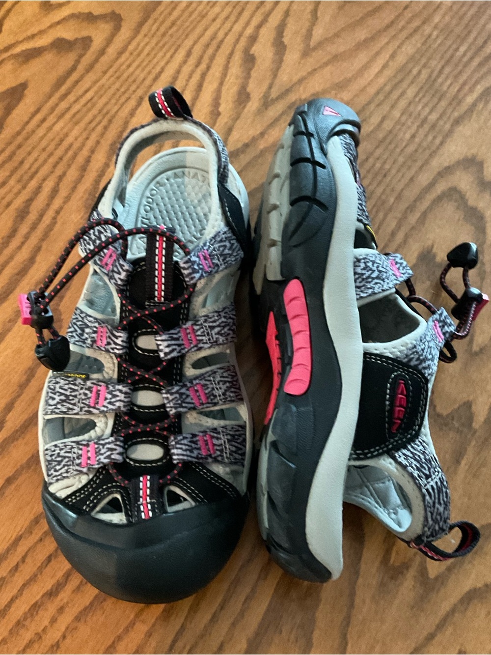 NWOT Keen Newport H2 Water/Hiking Black/Pink Pattern Bungee Lace, Women’s Sz 6.5 - Picture 6 of 7